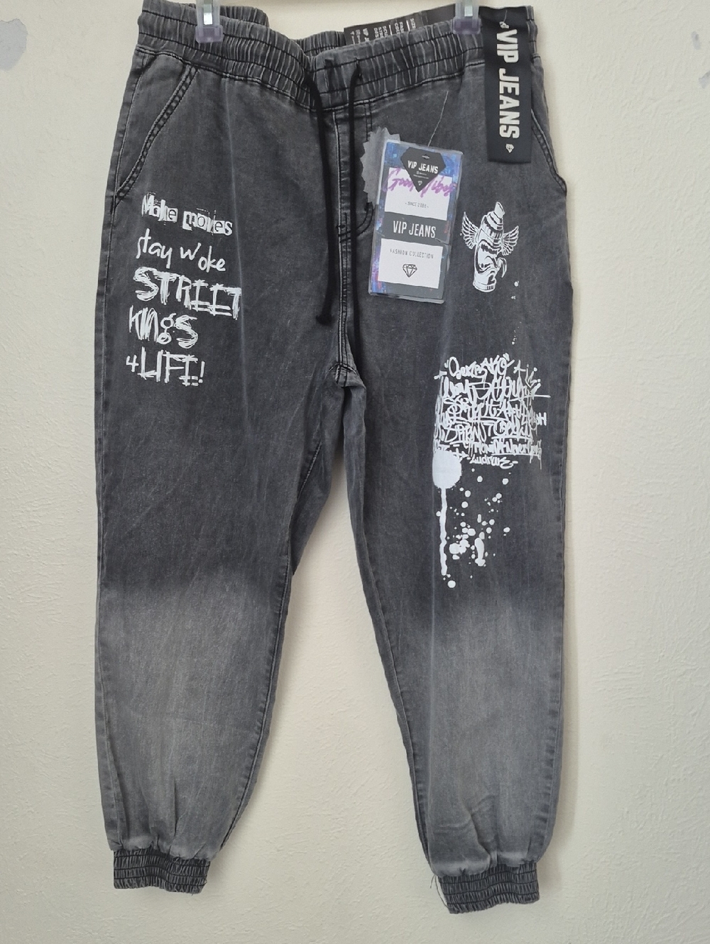 Gray Graphic Jogger Jeans with White Street Art Prints